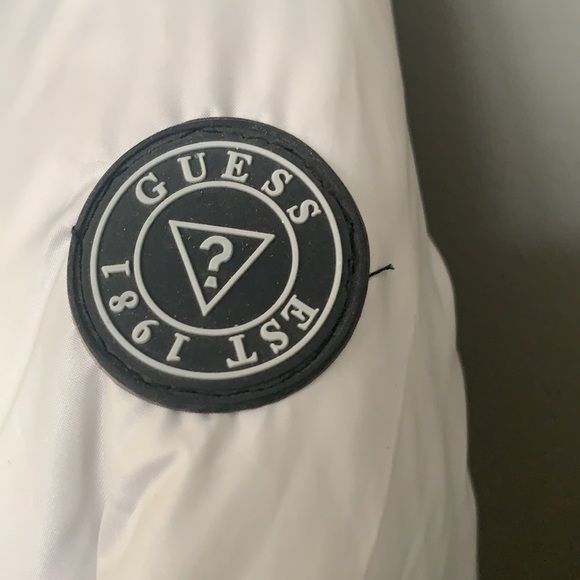 Guess puffer coat - Picture 4 of 4